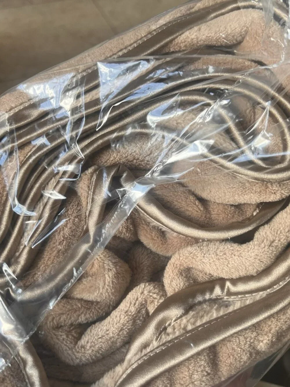 NEW Brookstone NAP Comfy Beige Ultra Plush Blanket w/Sleeves ONE SIZE FITS ALL